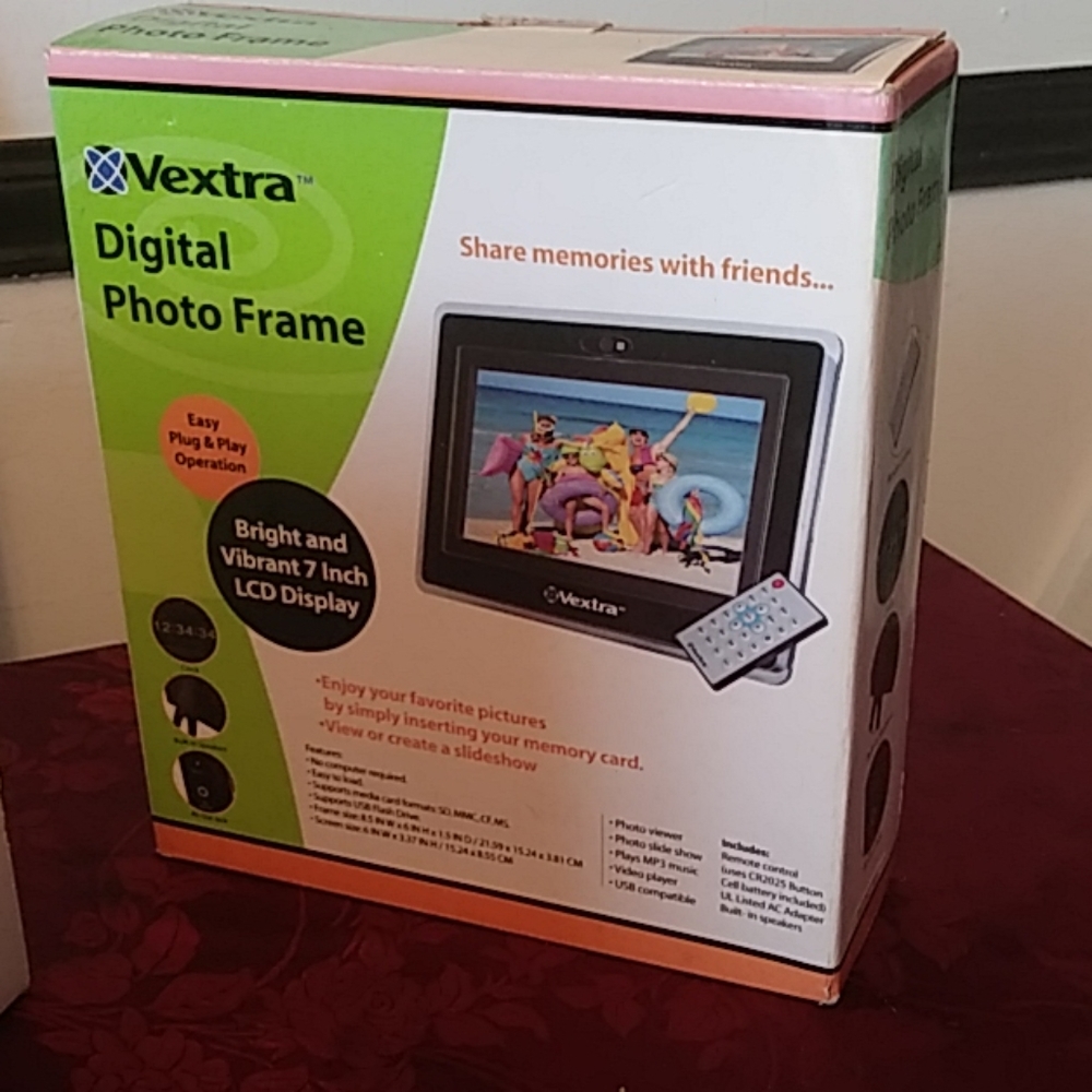 Digital photo frame